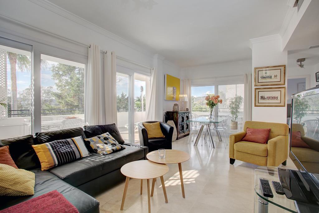 Sunny Golf Apartment Estepona Buitenkant foto