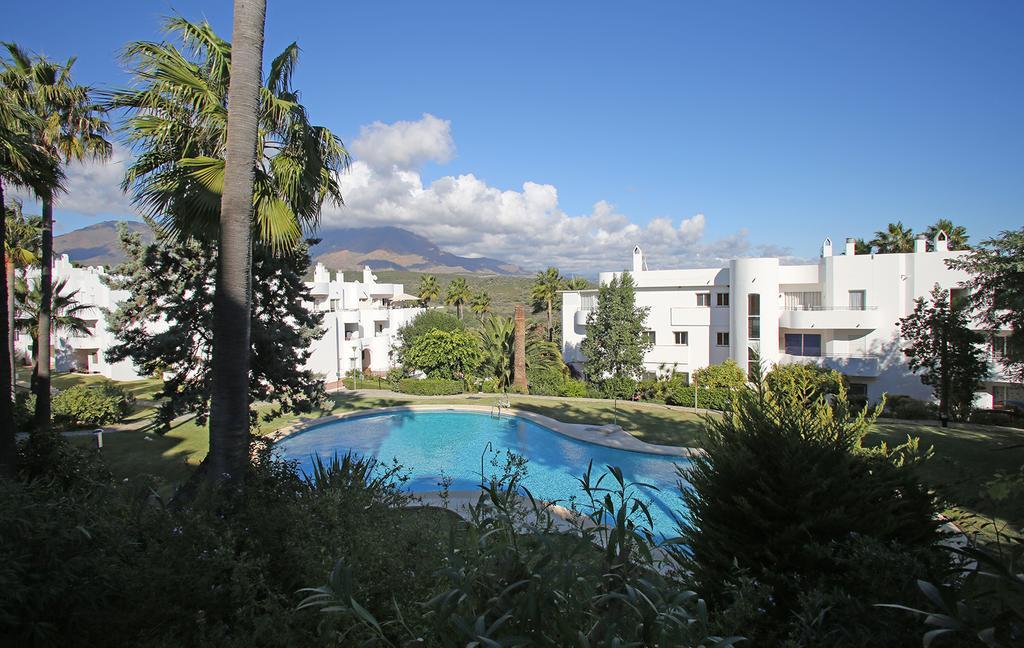 Sunny Golf Apartment Estepona Buitenkant foto