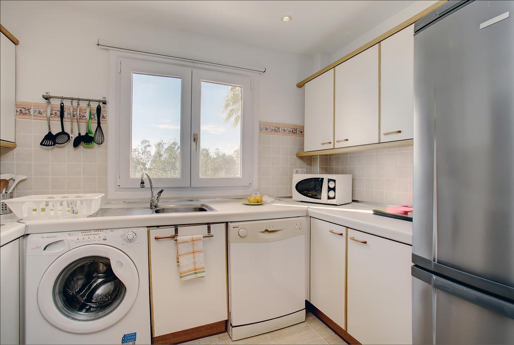 Sunny Golf Apartment Estepona Buitenkant foto