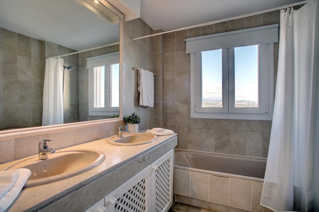 Sunny Golf Apartment Estepona Buitenkant foto