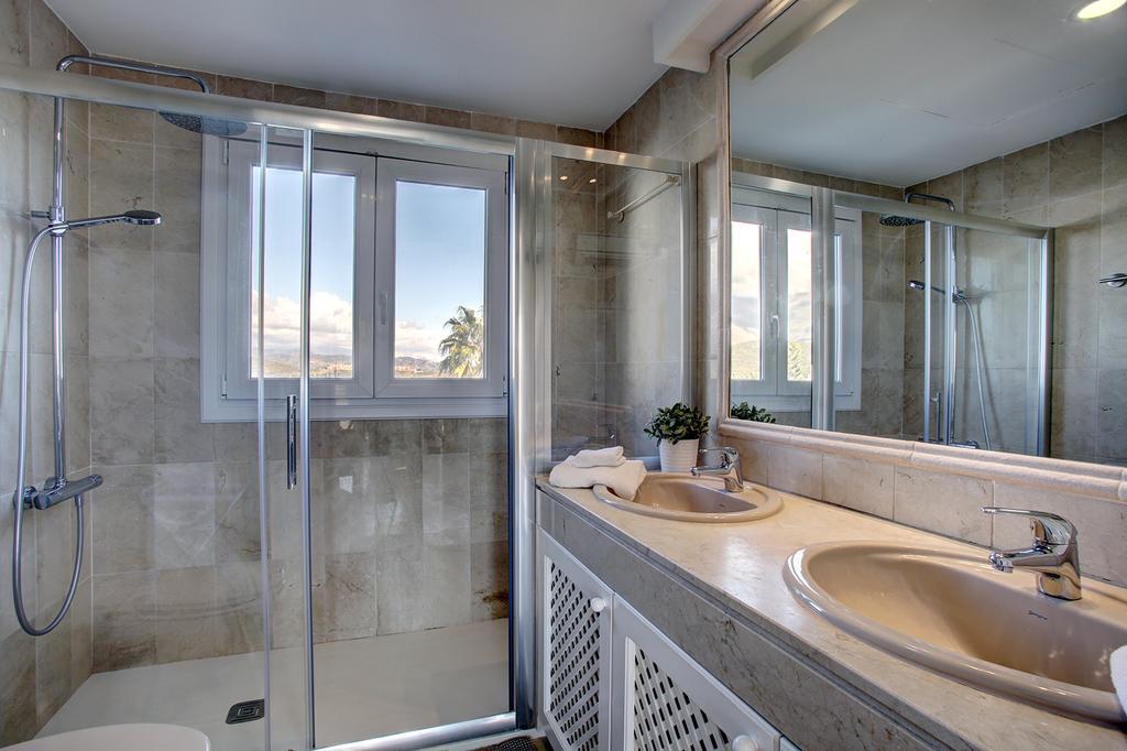Sunny Golf Apartment Estepona Buitenkant foto