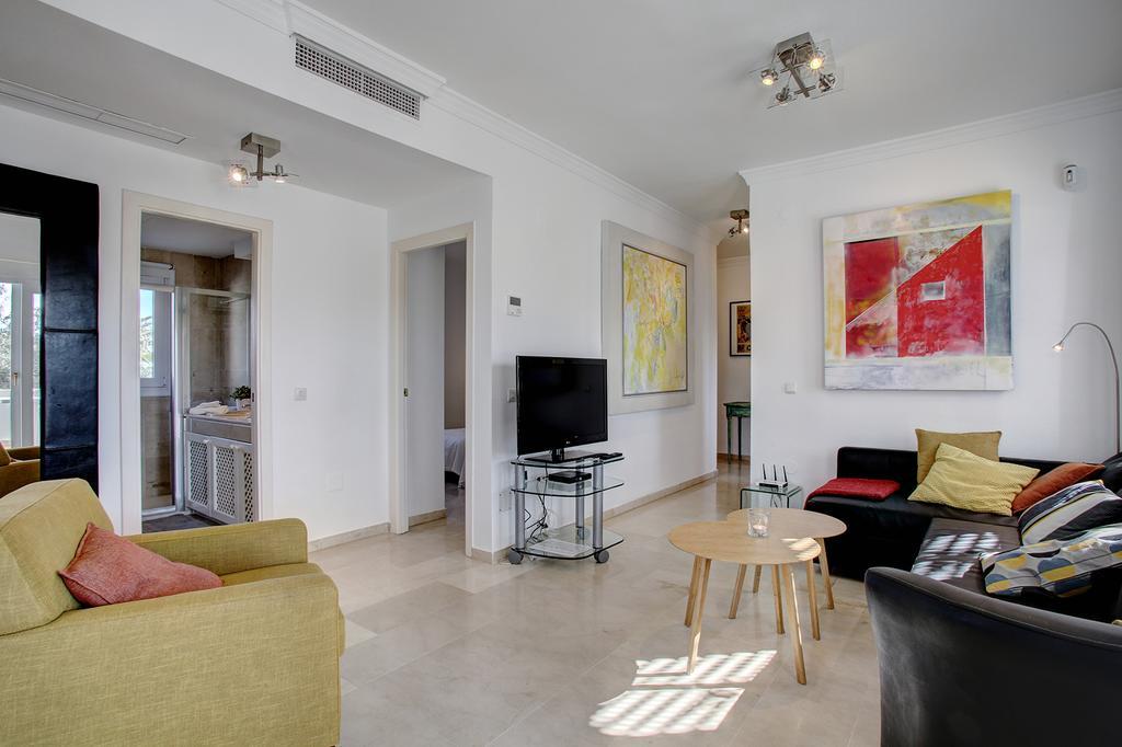 Sunny Golf Apartment Estepona Buitenkant foto